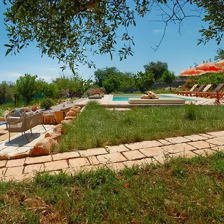 Trullo Raro Villa